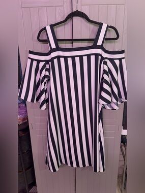 Taylor Black & White Vertical Stripe Cold-Shoulder Tunic